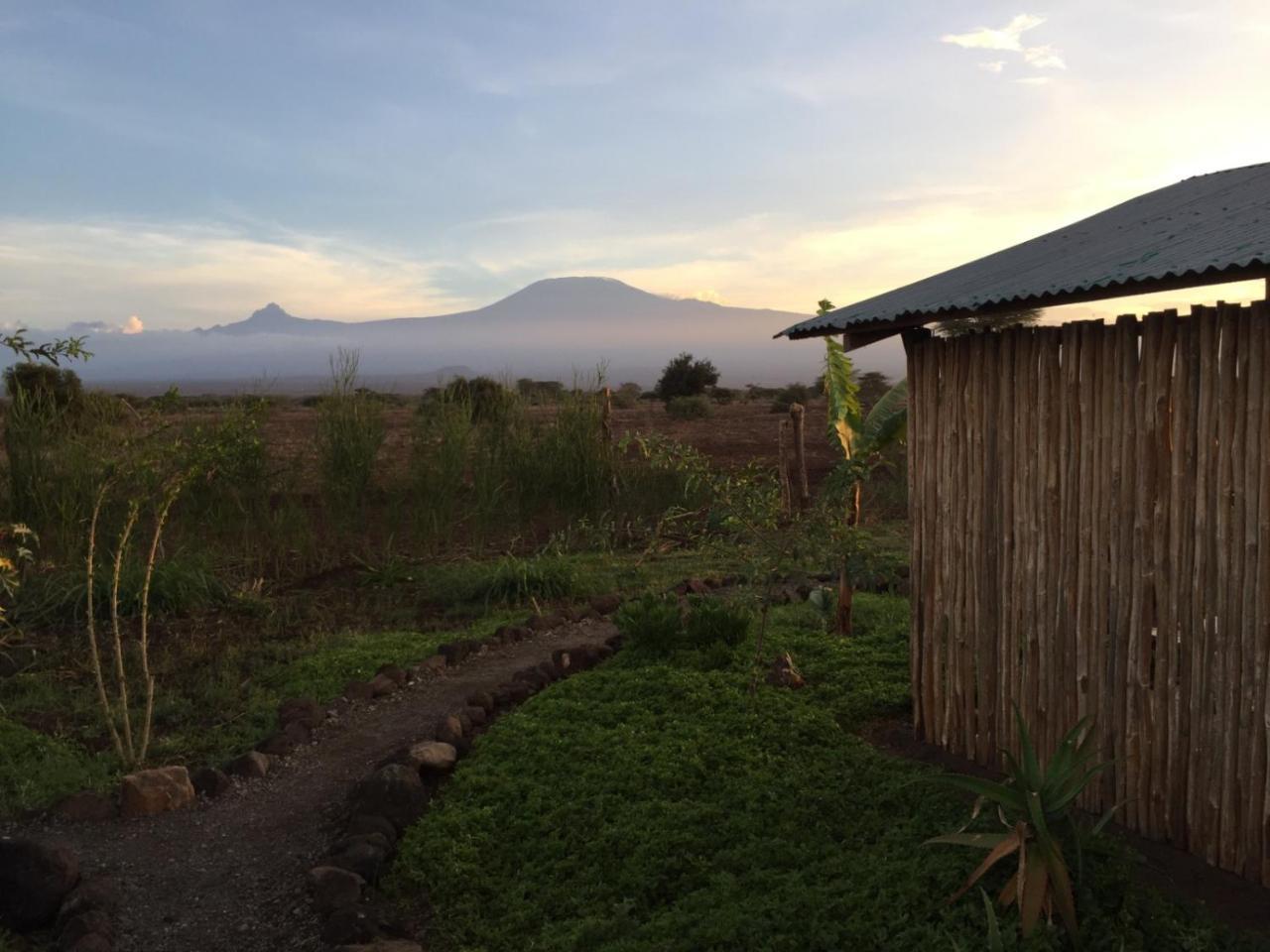 We4Kenya Guesthouses Amboseli Exterior foto